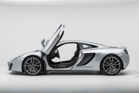 Mclaren mp4-12c side view